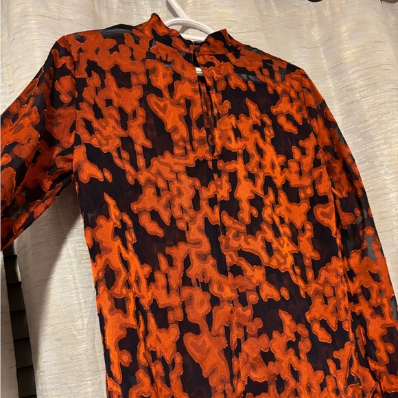 Babaton Blouse - Picture 4 of 9